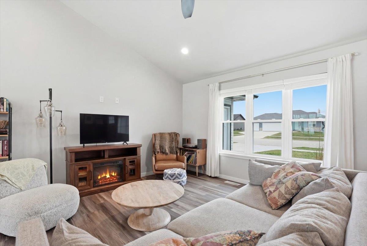 676 Porter Road Evansville, WI 53536 - Photo 8 of 50