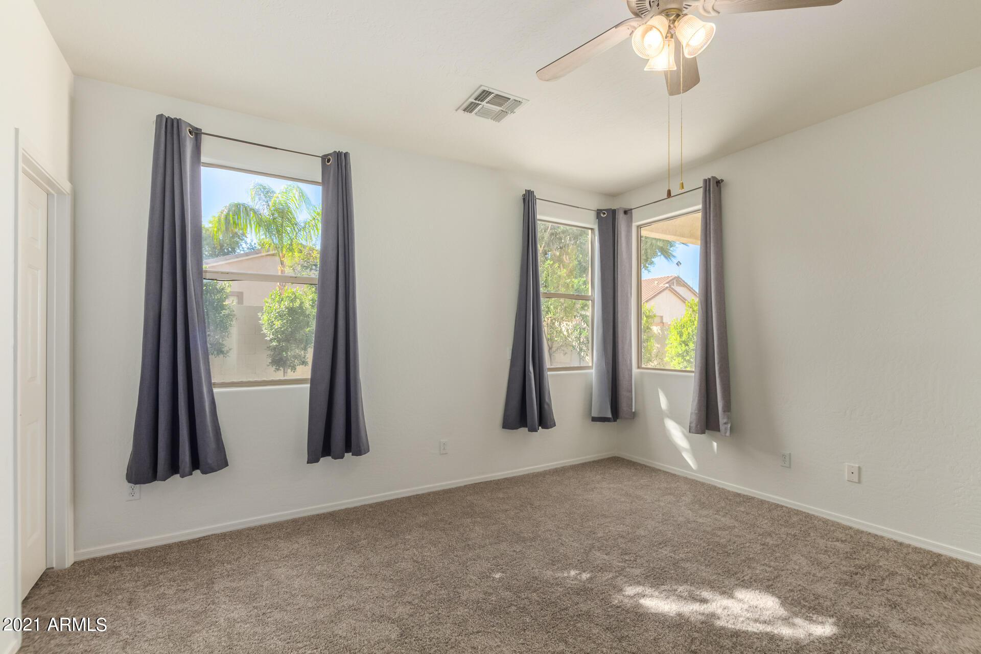 2715 East Carson Road Phoenix, AZ 85042 - Photo 16 of 26 0016-16 - Carson