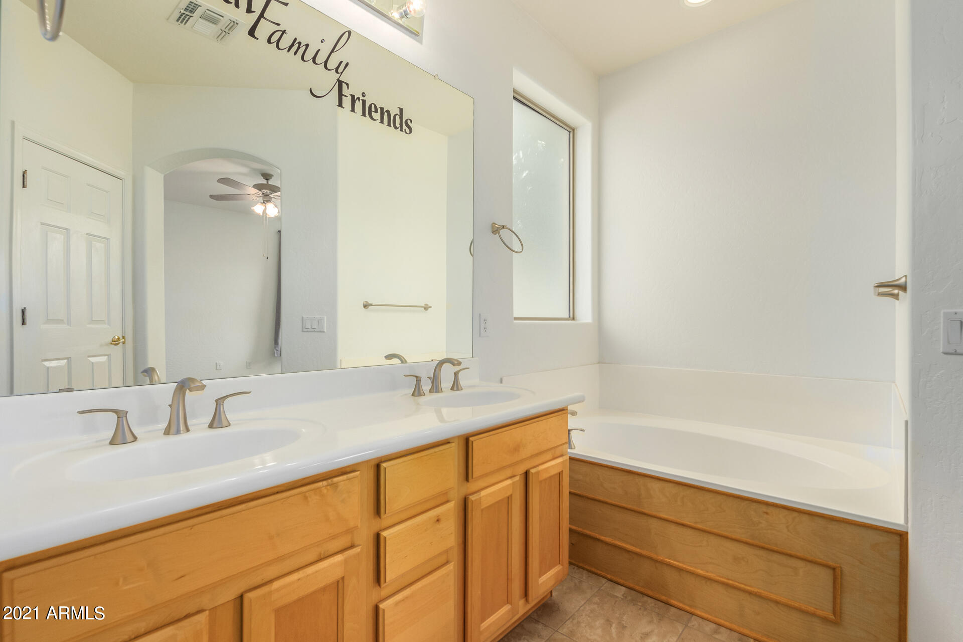 2715 East Carson Road Phoenix, AZ 85042 - Photo 17 of 26 0017-17 - Carson