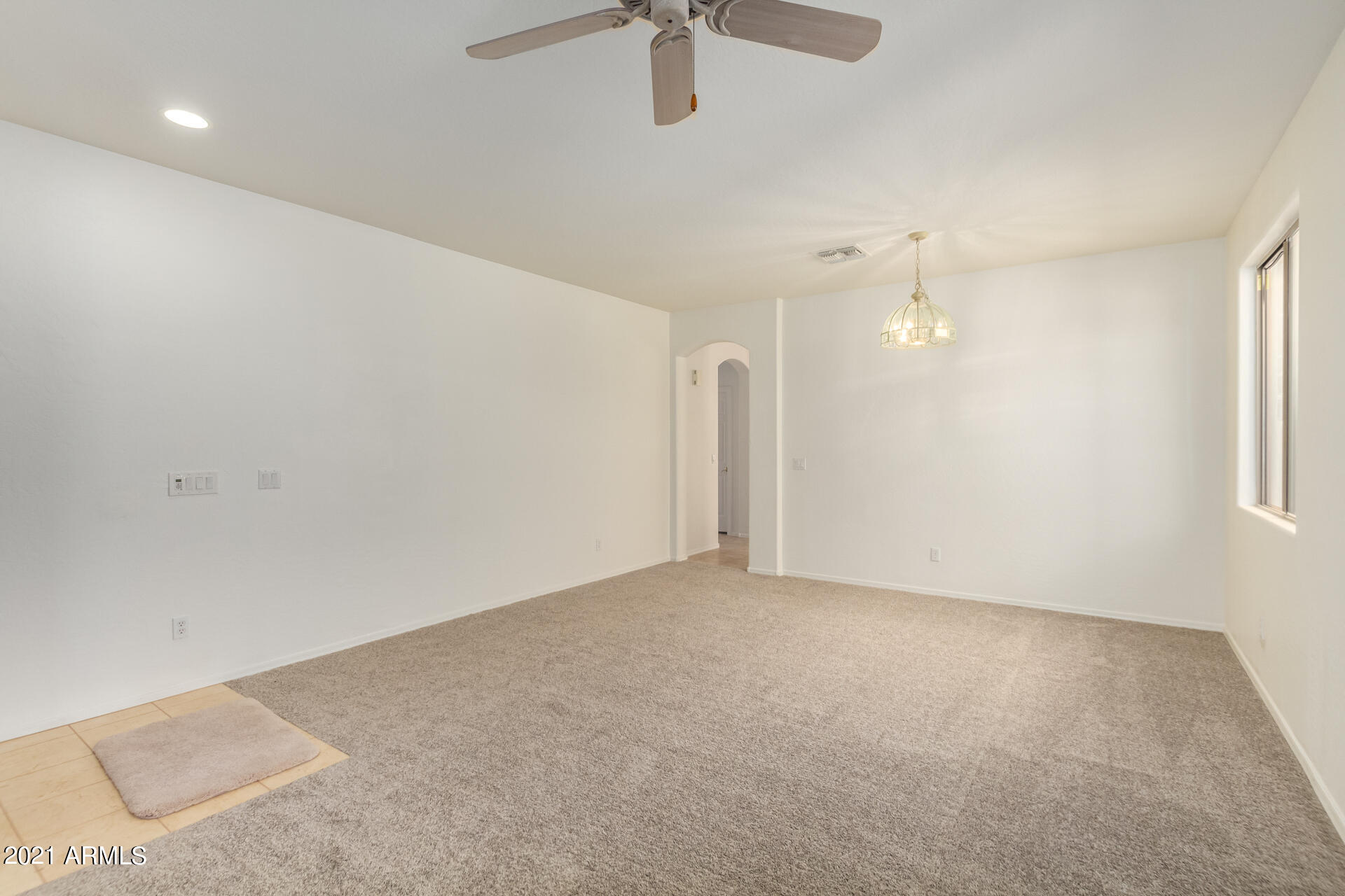 2715 East Carson Road Phoenix, AZ 85042 - Photo 6 of 26 0006-06 - Carson