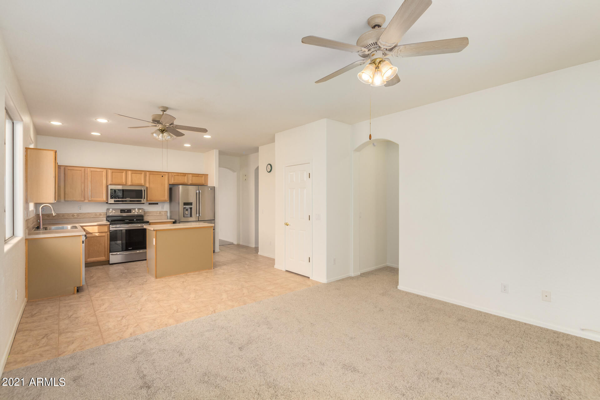 2715 East Carson Road Phoenix, AZ 85042 - Photo 9 of 26 0010-10 - Carson