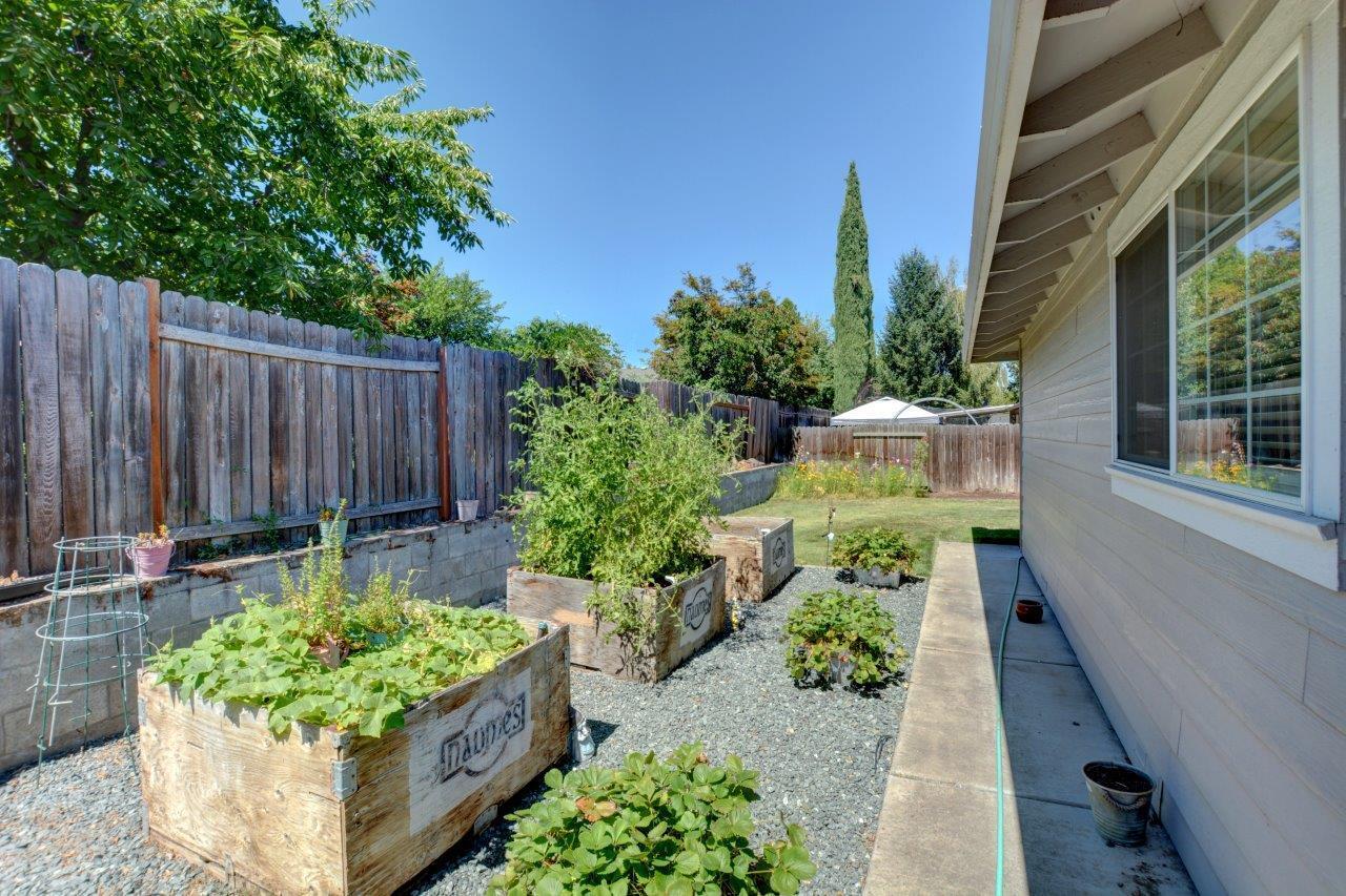 522 Daniel Street Central Point, OR 97502 - Photo 17 of 26 Pic 17