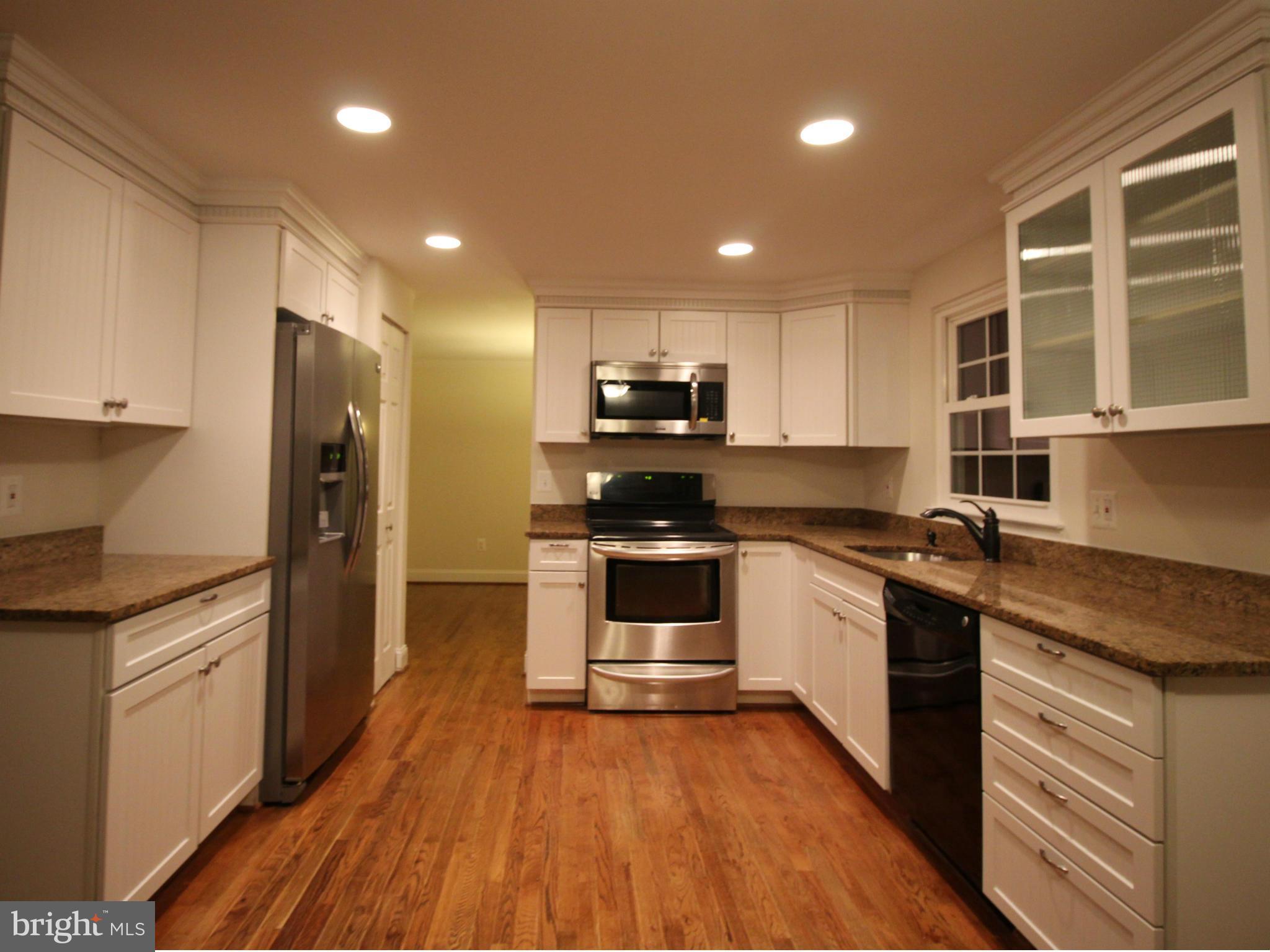 11688 Bennington Woods Road Reston, VA 20194 - Photo 3 of 20 Kitchen