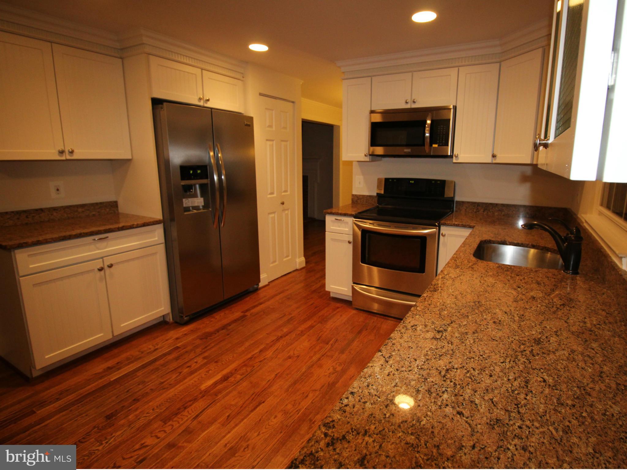 11688 Bennington Woods Road Reston, VA 20194 - Photo 4 of 20 Kitchen