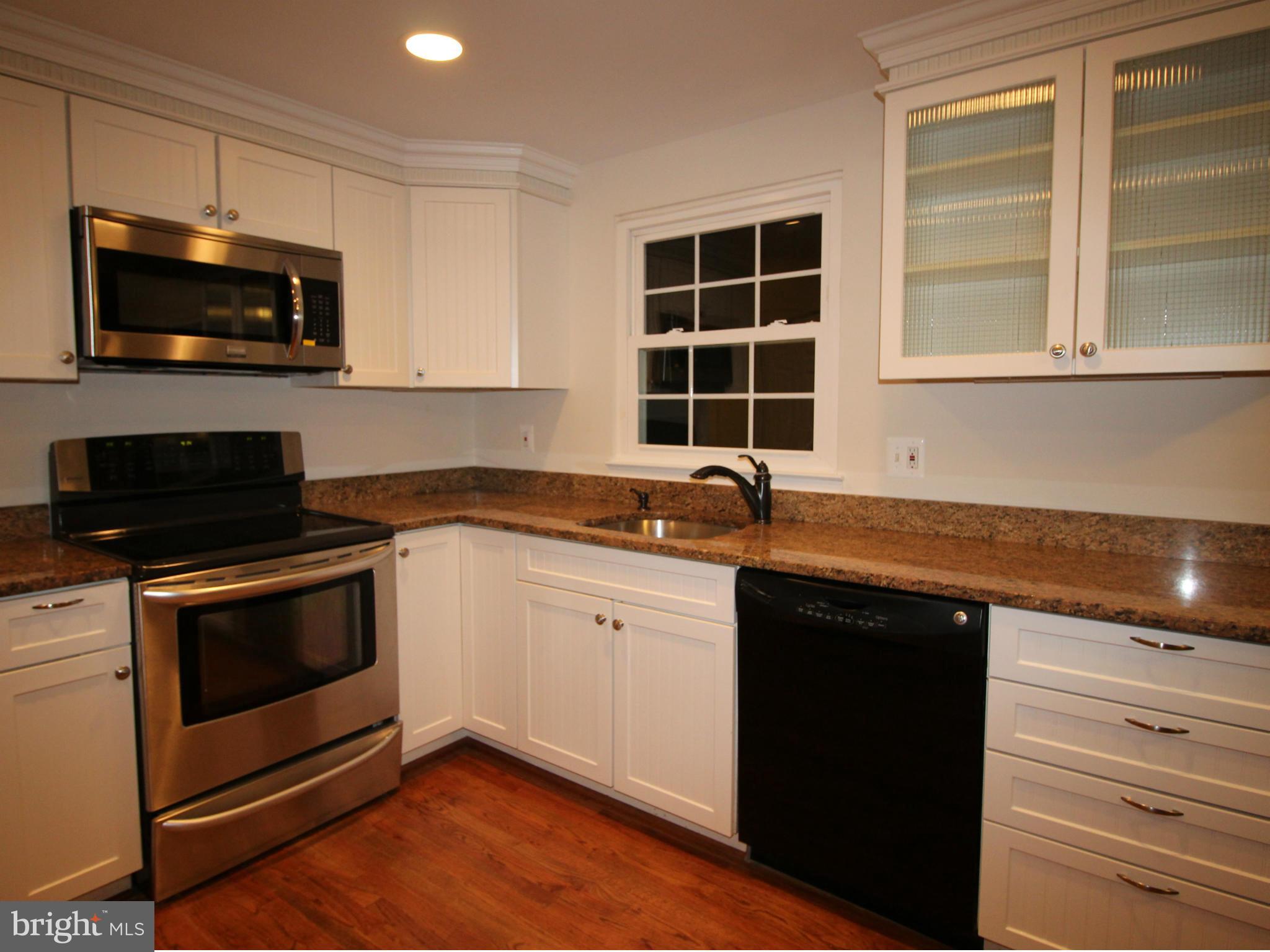 11688 Bennington Woods Road Reston, VA 20194 - Photo 5 of 20 Kitchen