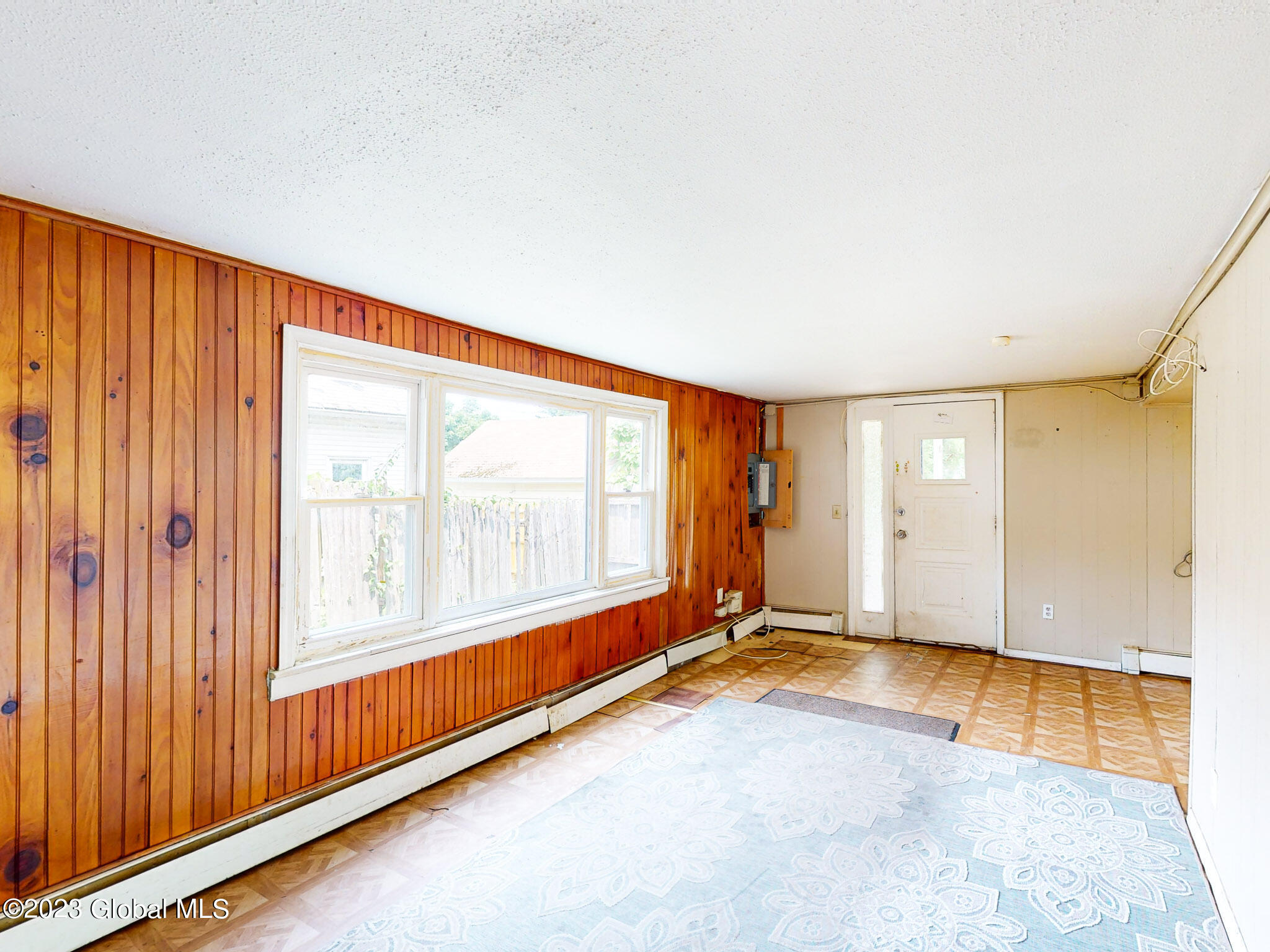 24 Pinehurst Road Colonie, NY 12205 - Photo 5 of 39 LIVING ROOM-4