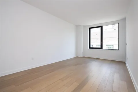 $6,000 | 21 West End Avenue, Unit 1308 | Upper West Side