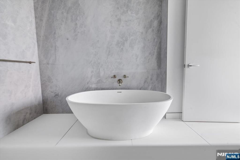 320 Adolphus Avenue, Unit 612 Cliffside Park, NJ 07010 - Photo 15 of 38