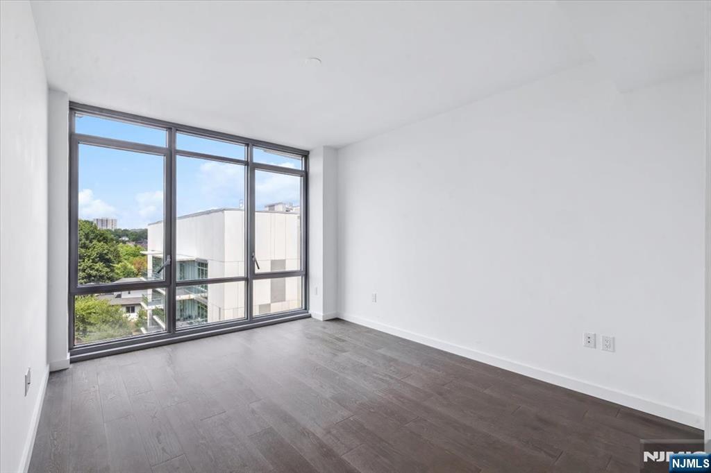 320 Adolphus Avenue, Unit 612 Cliffside Park, NJ 07010 - Photo 16 of 38