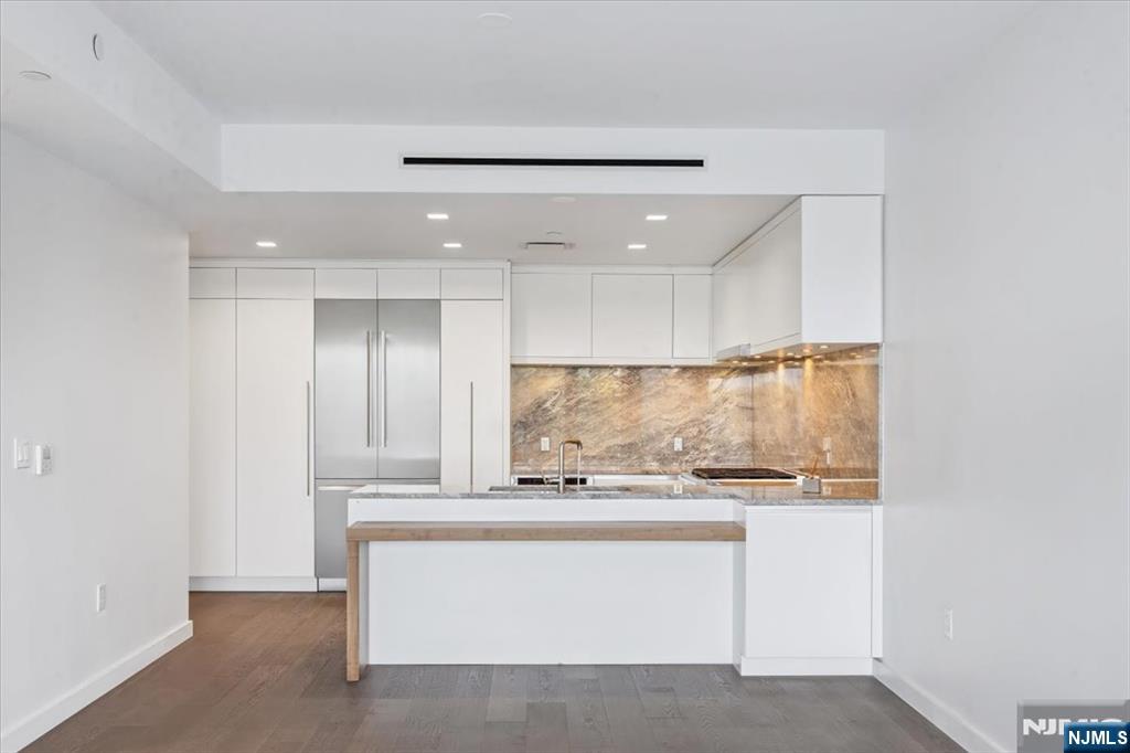 320 Adolphus Avenue, Unit 612 Cliffside Park, NJ 07010 - Photo 5 of 38