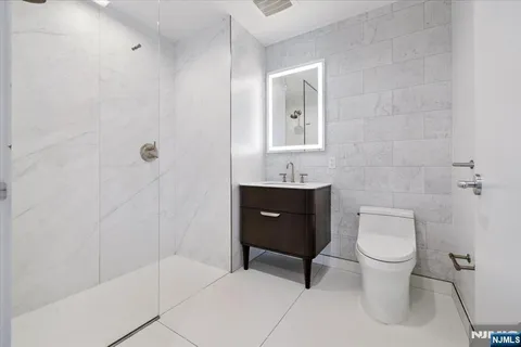 $675,000 | 320 Adolphus Avenue, Unit 612, Cliffside Park, NJ 07010