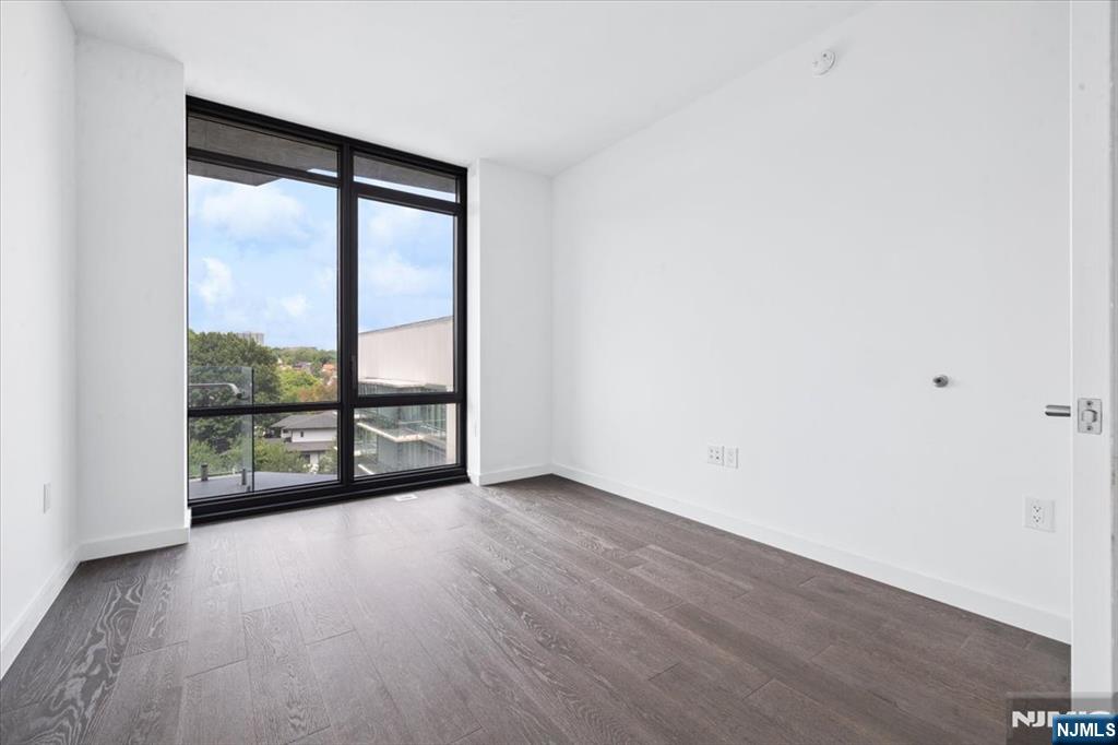 320 Adolphus Avenue, Unit 612 Cliffside Park, NJ 07010 - Photo 10 of 38