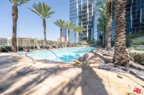 $539,990 | 877 Francisco Street, Unit 707, Los Angeles, CA 90017