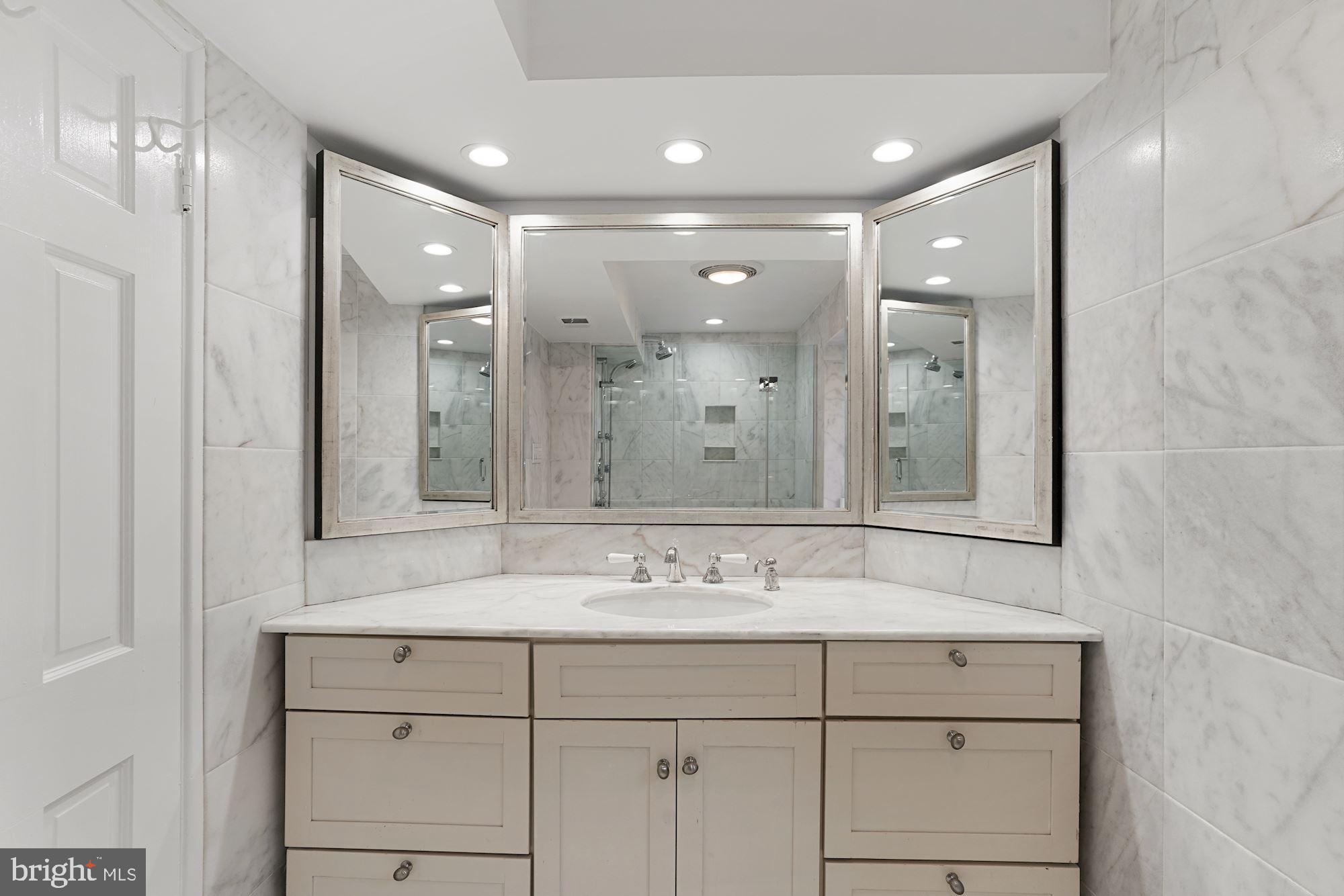 1675 Wisconsin Avenue Northwest Washington, DC 20007 - Photo 22 of 36 Owner's Bathroom