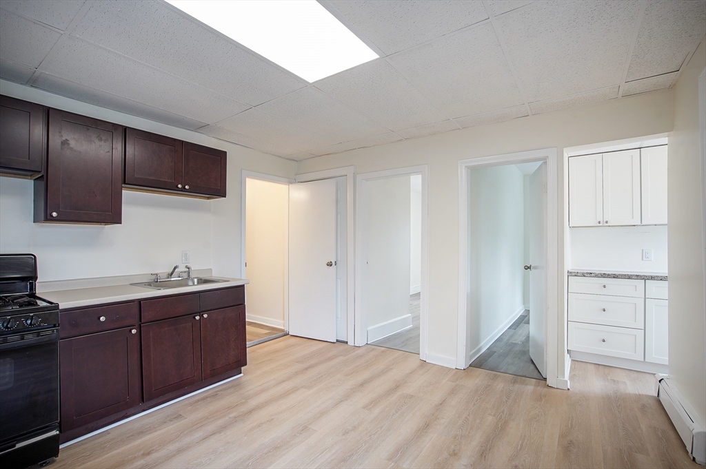 3 Charles Street, Unit 2R Chicopee, MA 01020 - Photo 9 of 16