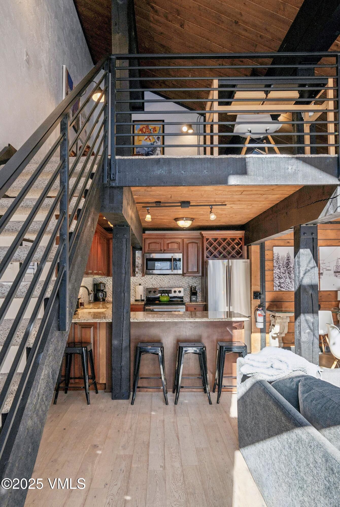 2958 South Frontage Road West, Unit B16 Vail, CO 81657 - Photo 11 of 33 photo_online_010