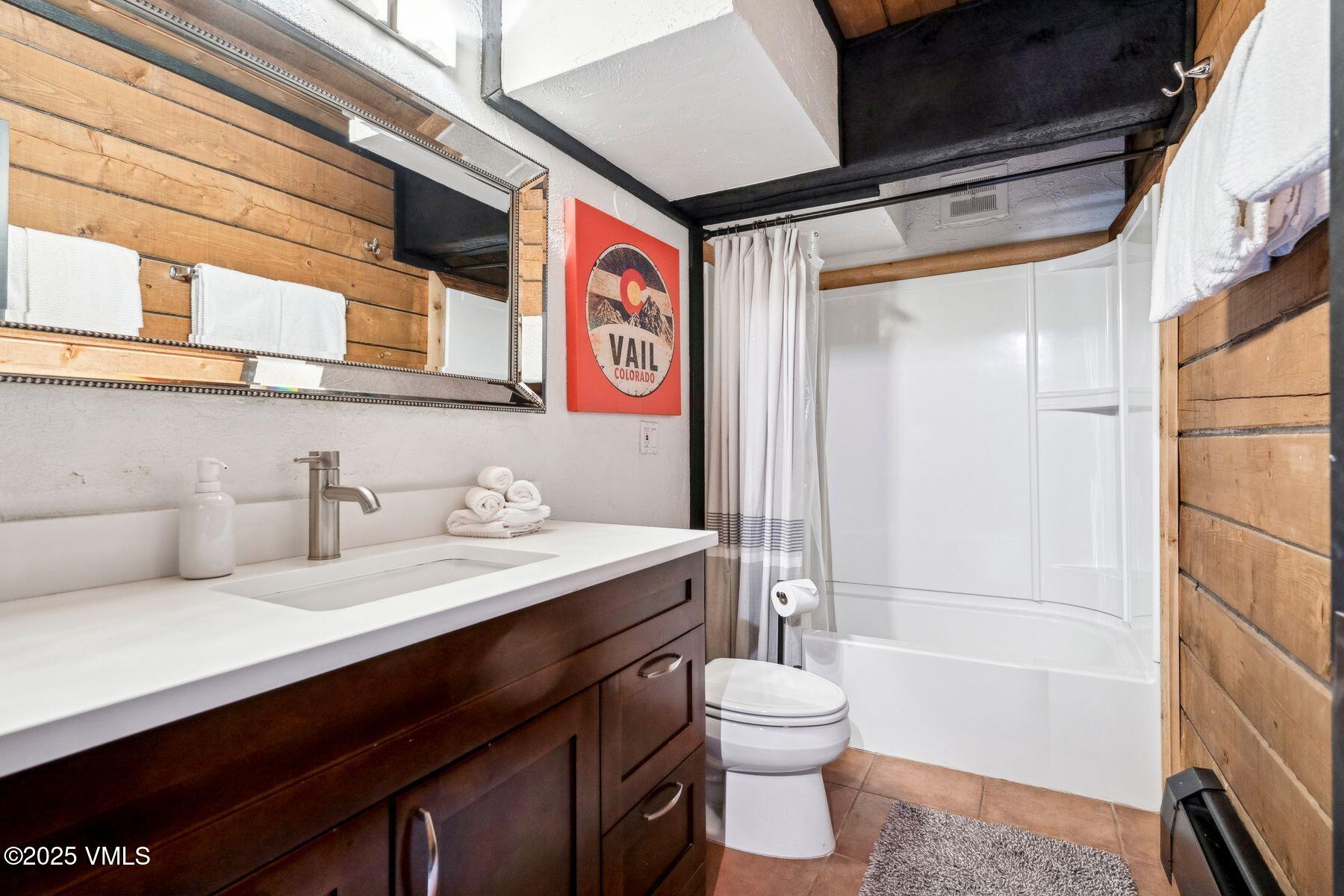 2958 South Frontage Road West, Unit B16 Vail, CO 81657 - Photo 17 of 33 photo_online_016
