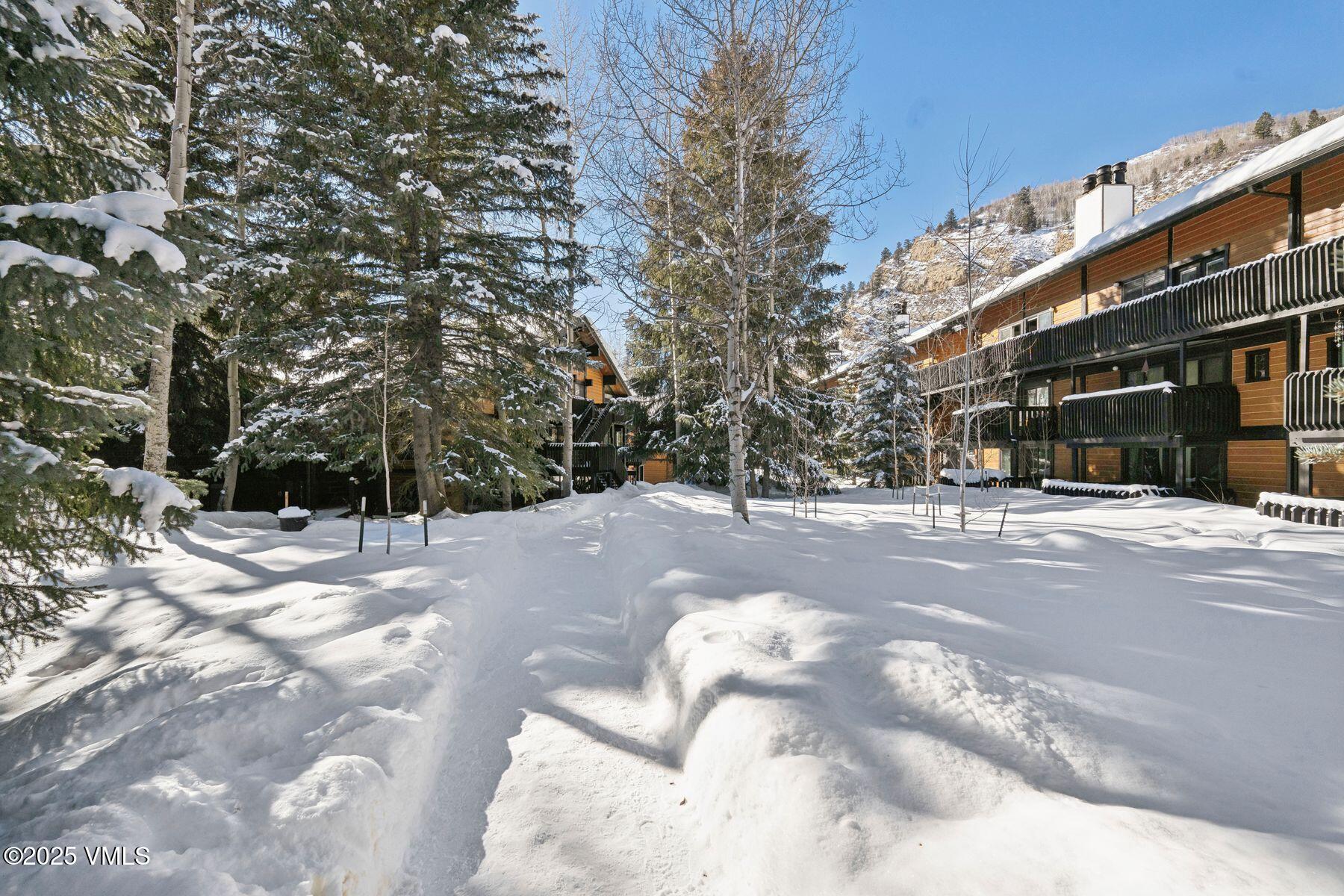 2958 South Frontage Road West, Unit B16 Vail, CO 81657 - Photo 23 of 33 photo_online_022