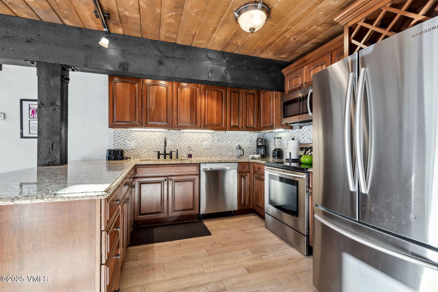 2958 South Frontage Road West, Unit B16 Vail, CO 81657 - Photo 7 of 33 photo_online_006