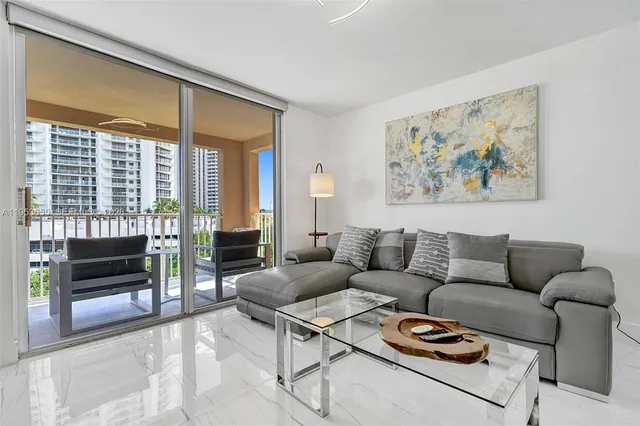 $4,200 | 19601 East Country Club Drive, Unit 7508, Aventura, FL 33180
