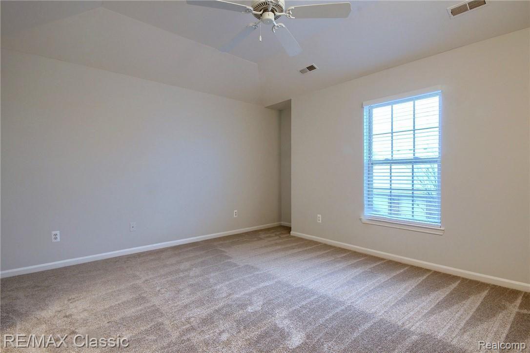 11822 Farmington Road, Unit 72 Livonia, MI 48150 - Photo 22 of 31 23-Master Bedroom 4th View.jpg