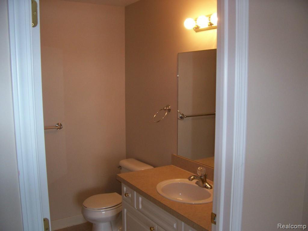5306 Brookemonte Circle, Unit 353 Rochester, MI 48306 - Photo 16 of 21 16_Master Bath_1.jpg