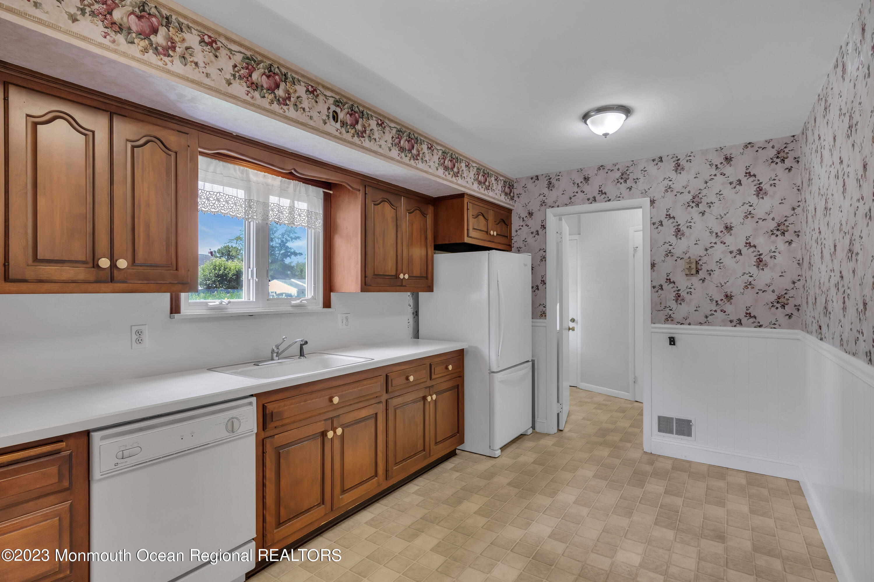 71 Harding Road Freehold, NJ 07728 - Photo 17 of 26 71 Harding Road
