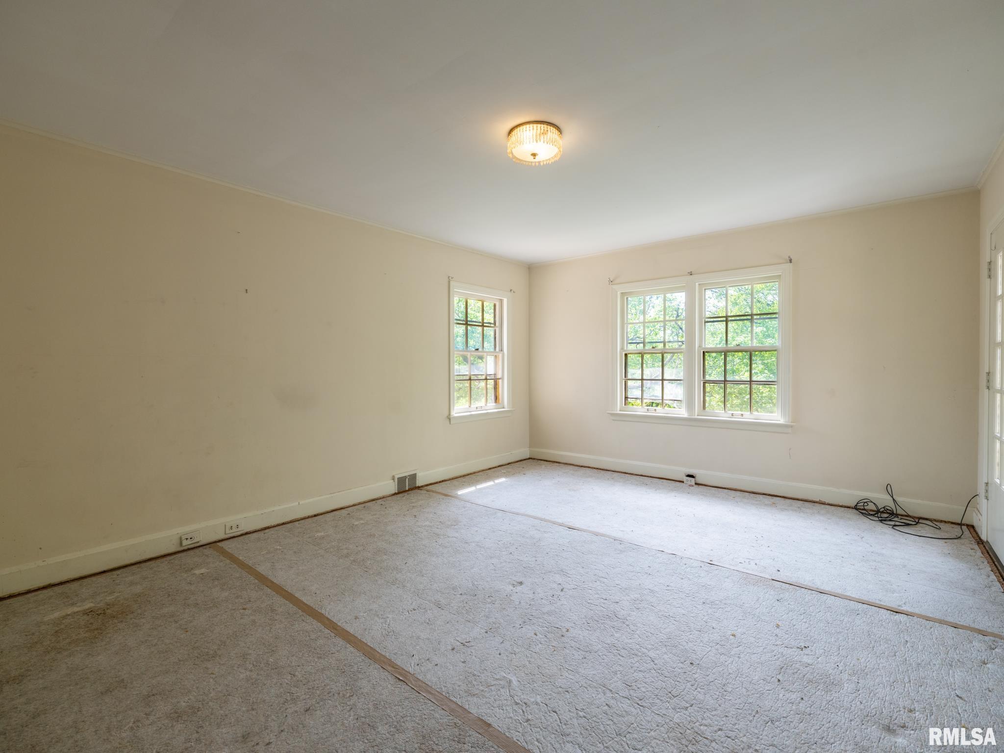 205 North Kickapoo Terrace Peoria, IL 61604 - Photo 11 of 74