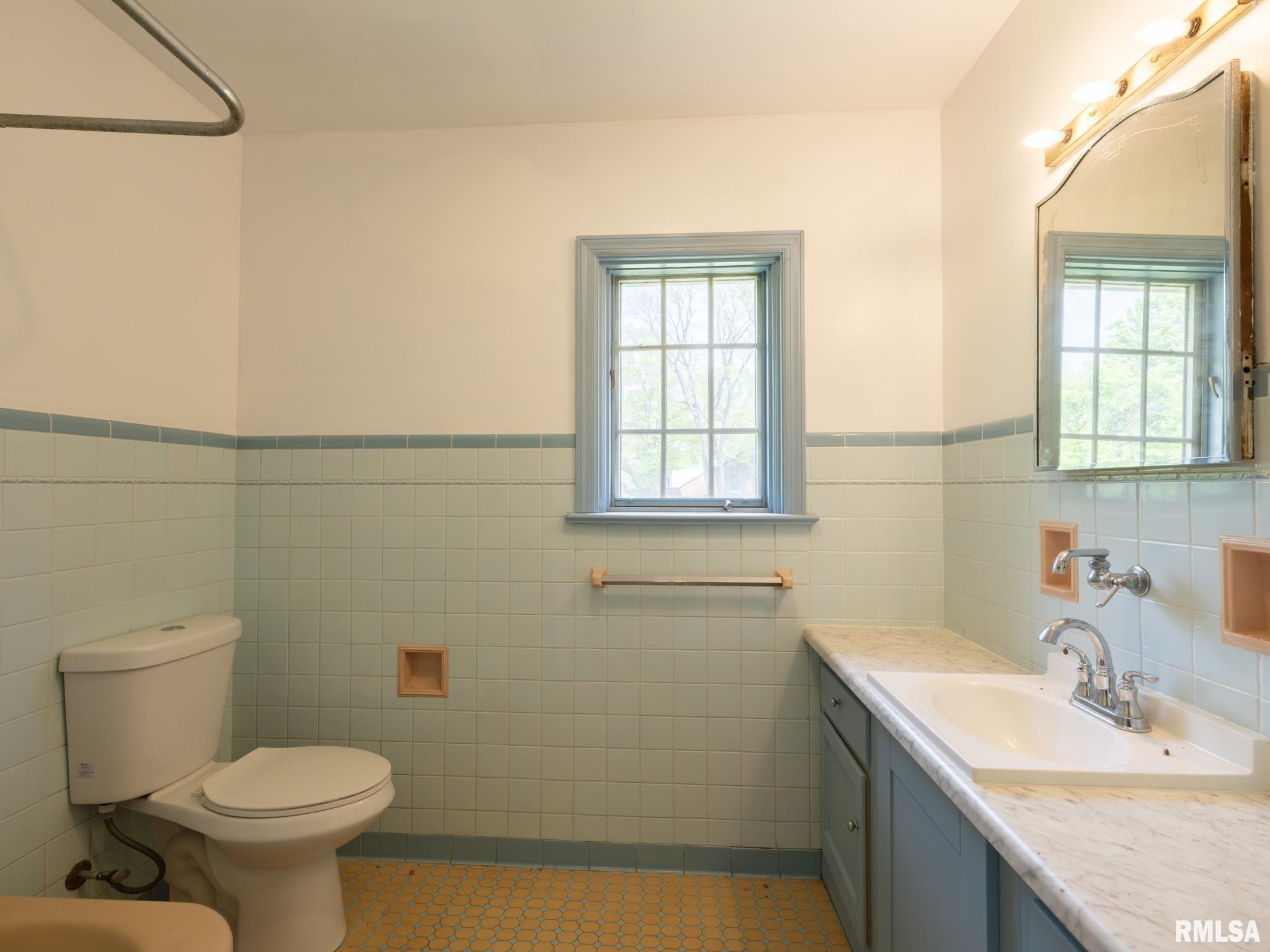 205 North Kickapoo Terrace Peoria, IL 61604 - Photo 24 of 74