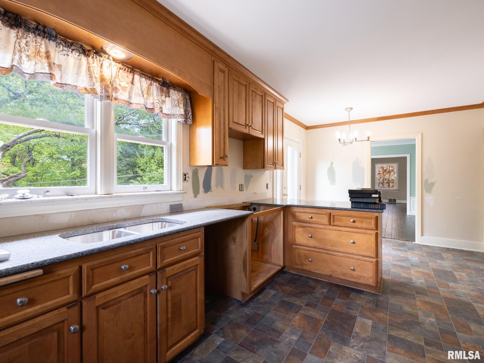 205 North Kickapoo Terrace Peoria, IL 61604 - Photo 55 of 74