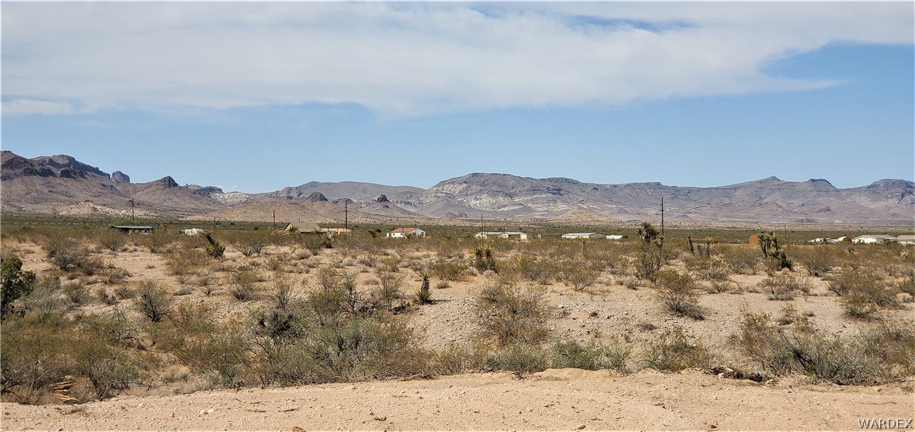 1434 Dilcon Road Golden Valley, AZ 86413 - Photo 49 of 49 a view of a sky from a mountain