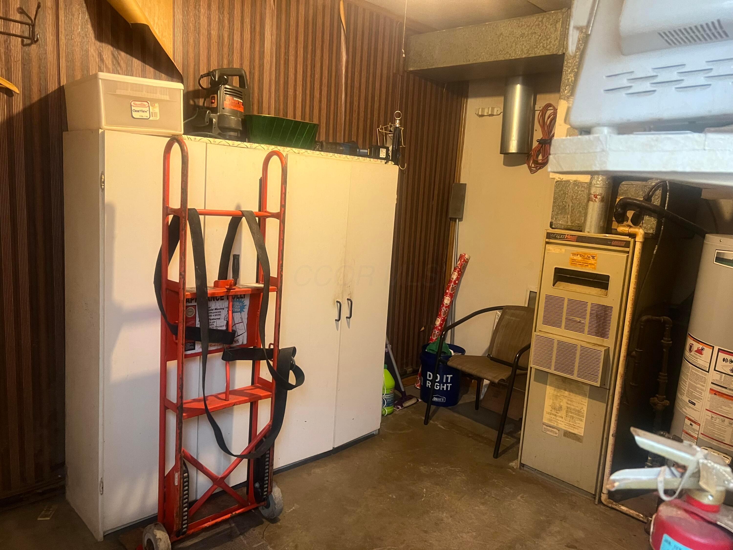 891 South Hampton Road Columbus, OH 43227 - Photo 10 of 10 Utility room
