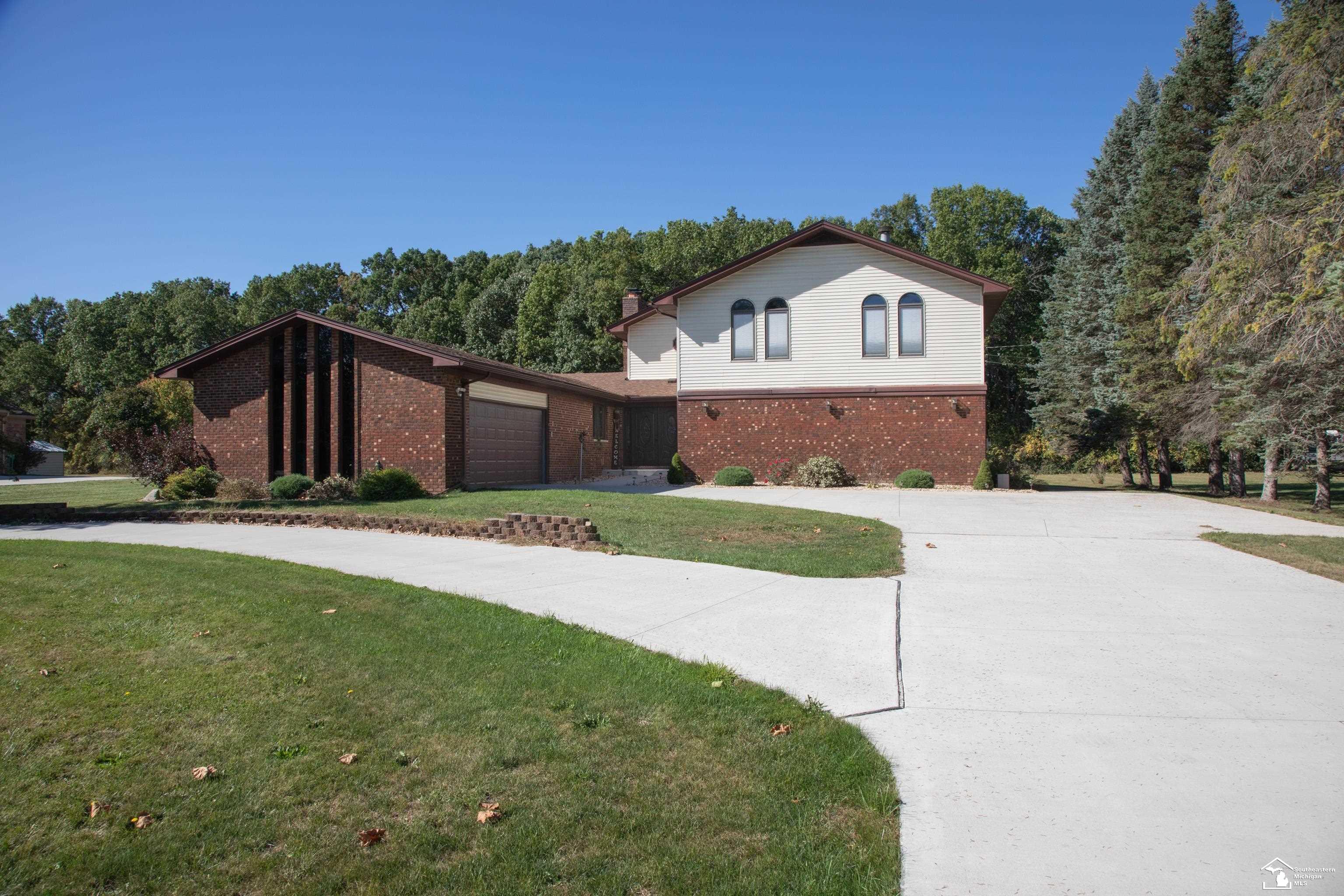 24576 Arsenal Road Flat Rock, MI 48134 - Photo 68 of 82 50200837-20444818-1B64-4071-BECF-2539381E43FE.JPG