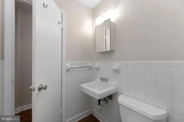 $1,927 | 2509 Cliffbourne Place Northwest, Unit 1, Washington, DC 20009