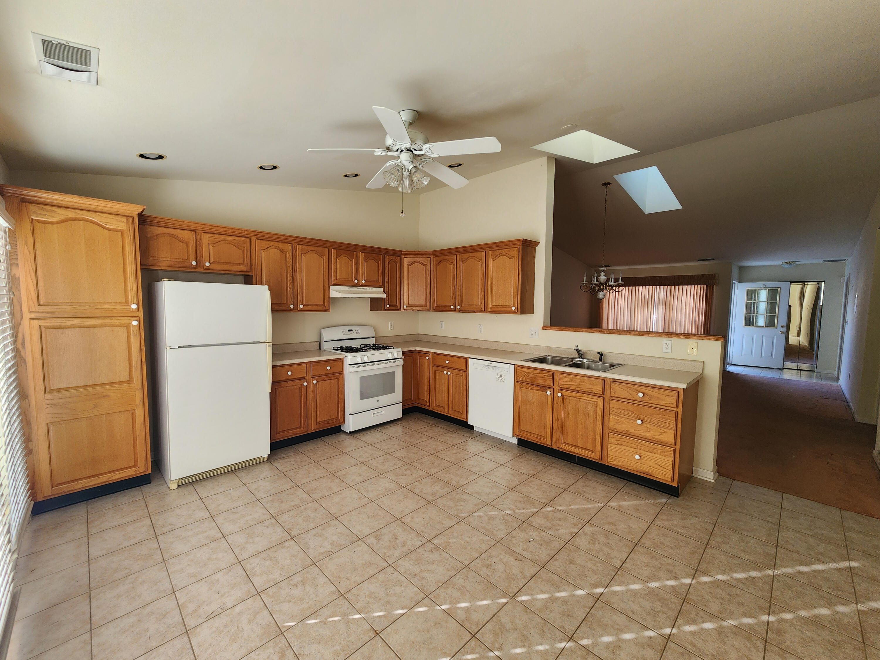 1727 Chestnut Drive, Unit R Crown Point, IN 46307 - Photo 2 of 12 3000x2250