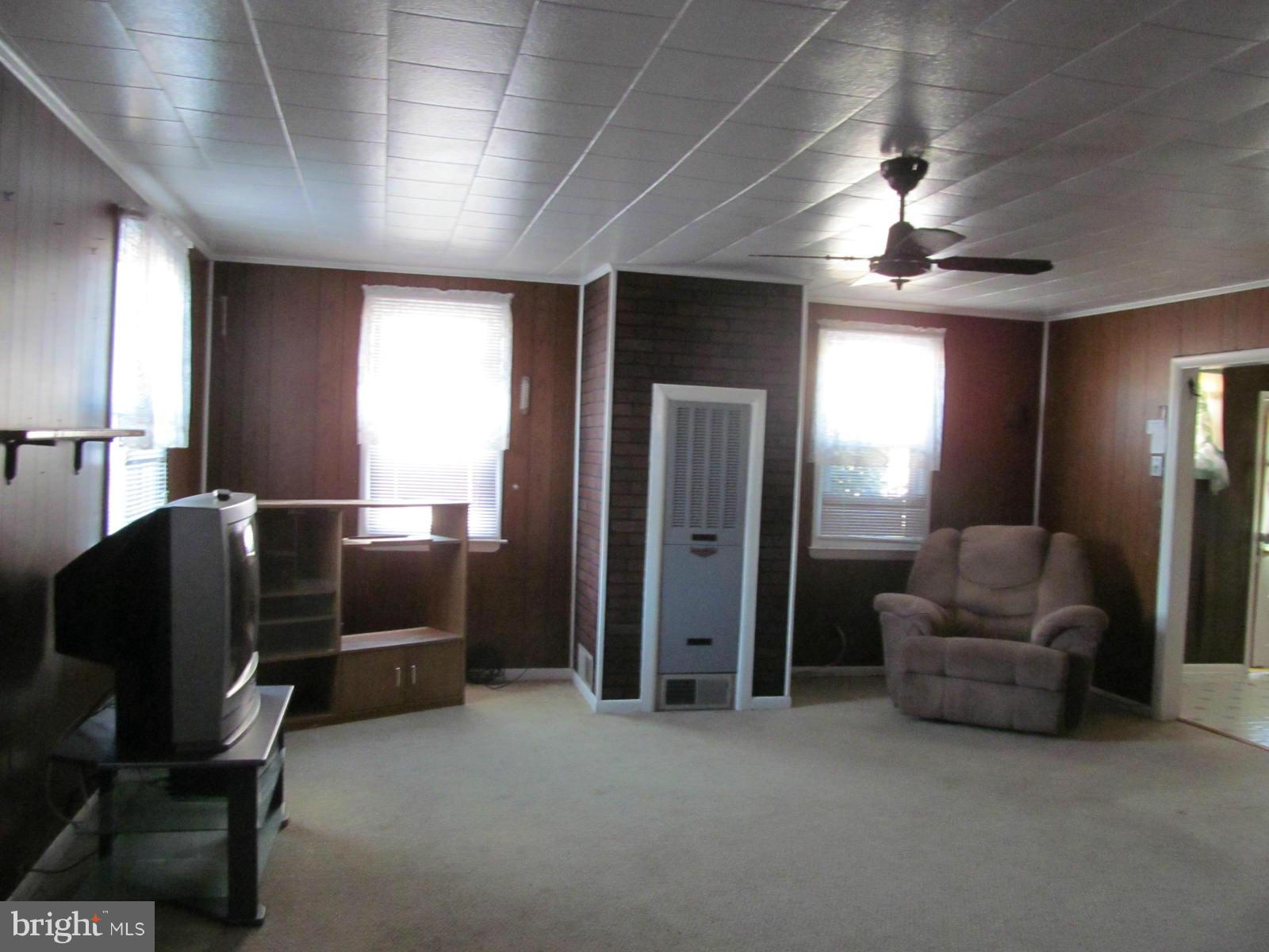 1310 Perrys Corner Road Grasonville, MD 21638 - Photo 9 of 30 Living Room