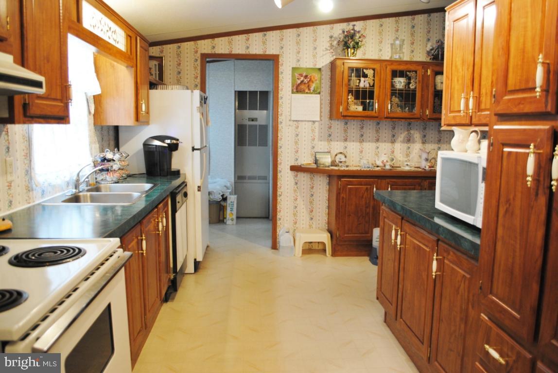 111 Pheasant Road Lancaster, PA 17603 - Photo 8 of 30 Gallery Image 8
