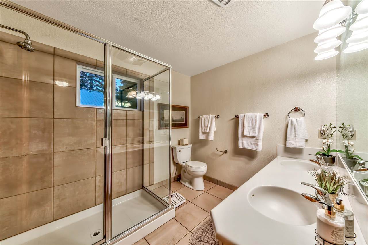 11485 Kitzbuhel Road Truckee, CA 96161 - Photo 10 of 21 Gallery Image 10