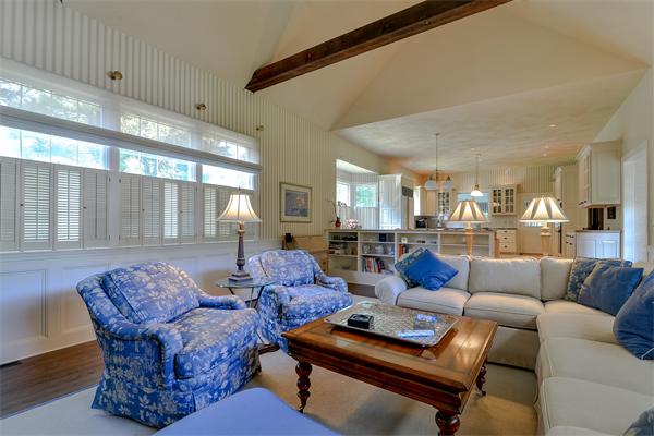 331 Wellesley Street Weston, MA 02493 - Photo 5 of 20 Gallery Image 5
