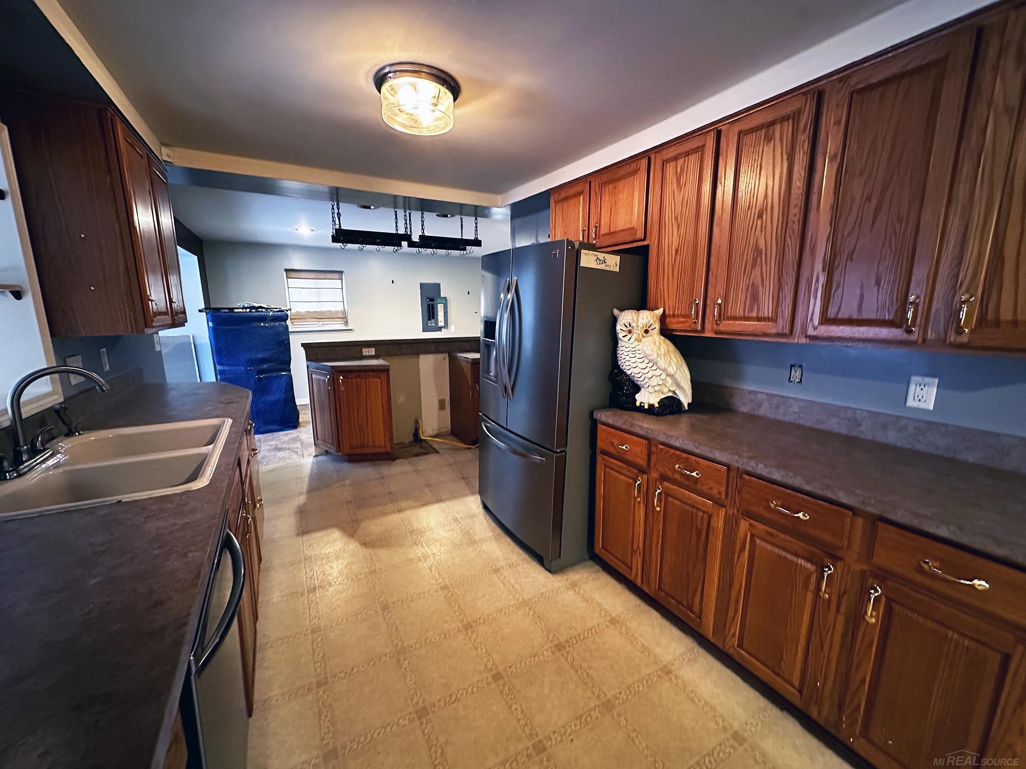 8368 Coldwater Road Flushing, MI 48433 - Photo 5 of 12