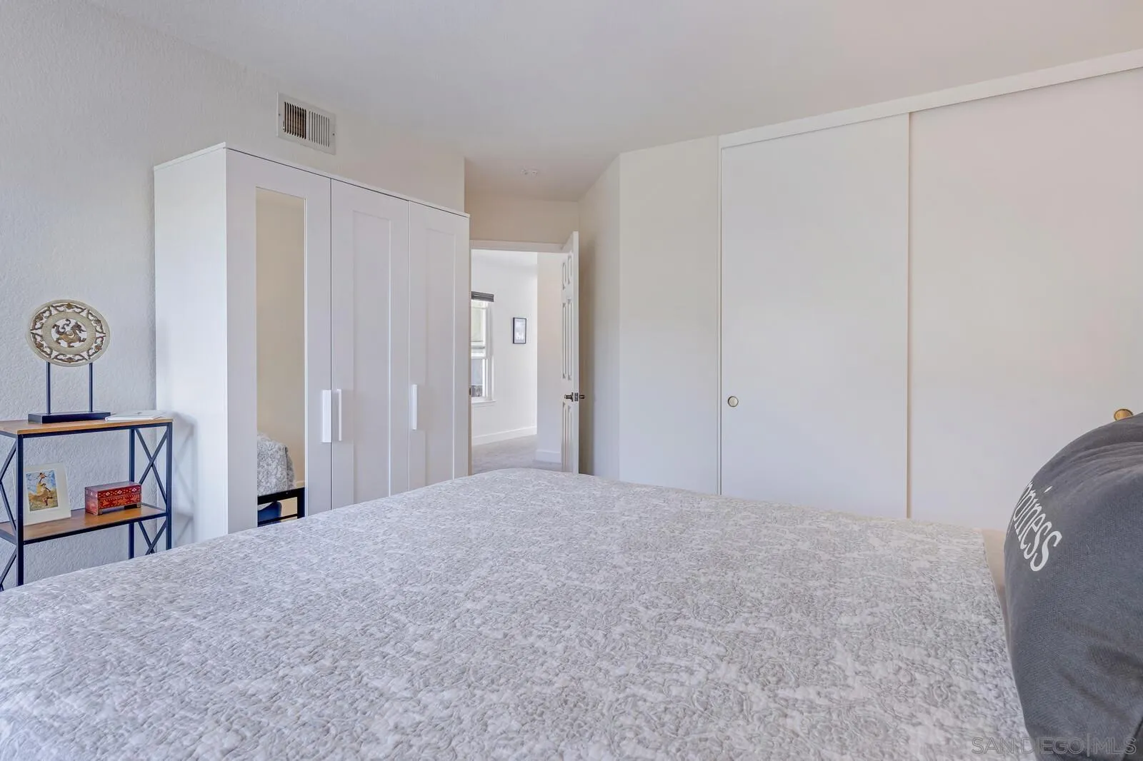 14921 Tercer Verde Del Mar, CA 92014 - Photo 26 of 37 a big room with closet and a bathroom