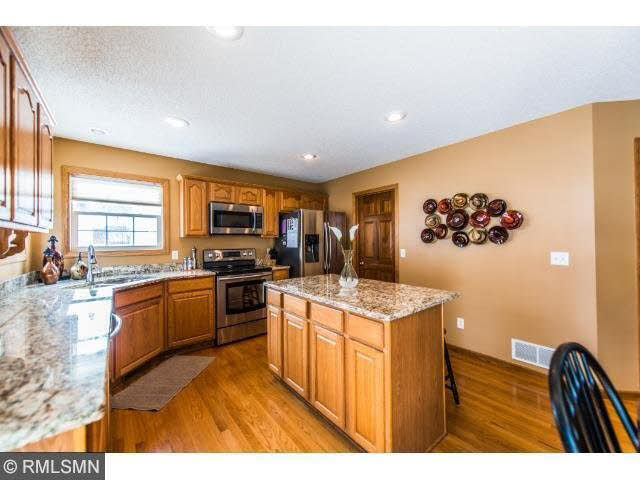 4914 Rusten Road Eagan, MN 55122 - Photo 7 of 18 Gallery Image 7