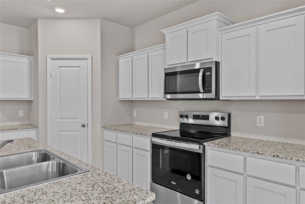 529 Marsh Street Cleburne, TX 76033 - Photo 12 of 29