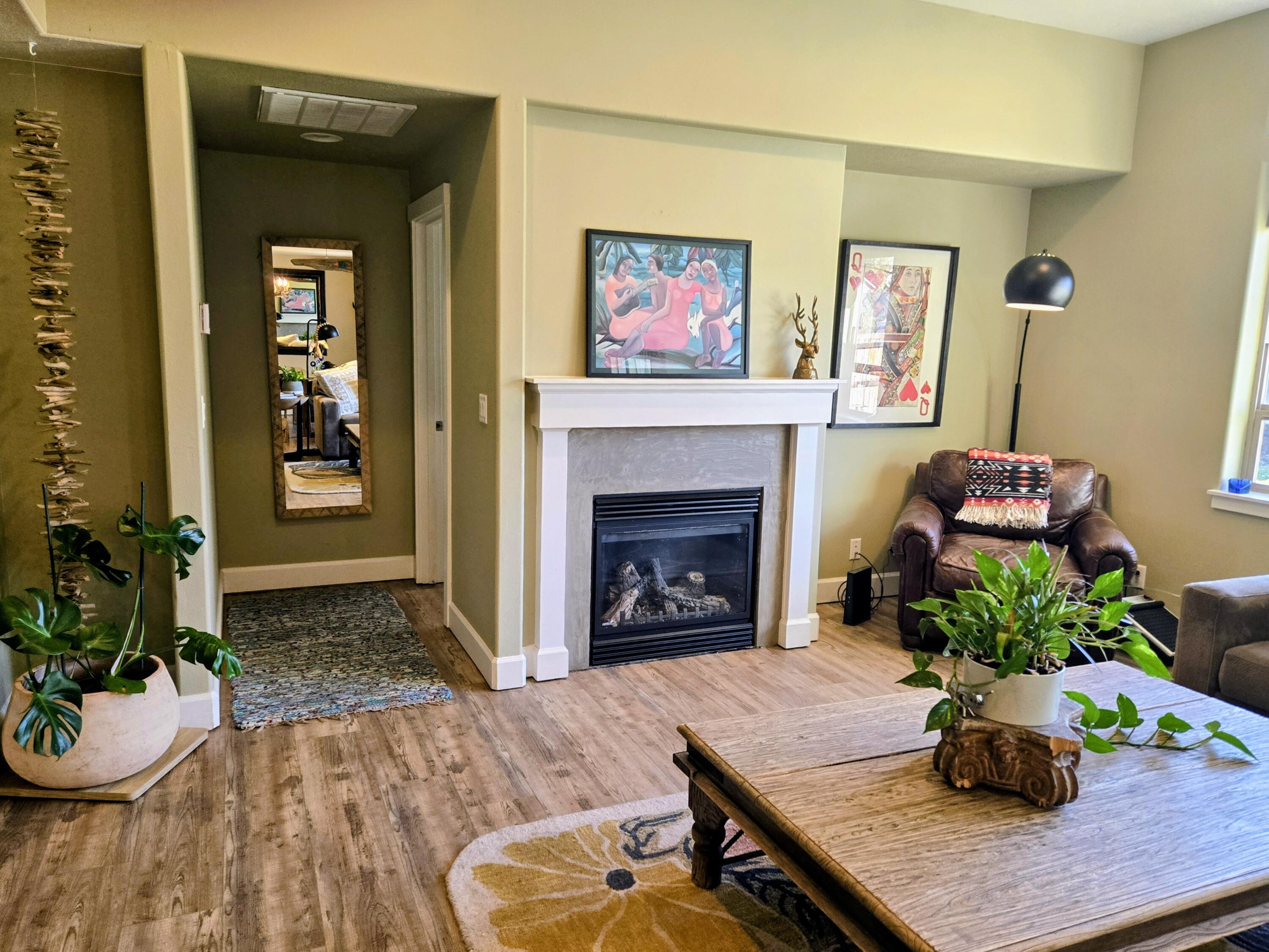 2845 Southwest 31st Street Redmond, OR 97756 - Photo 11 of 33 Living Room 2
