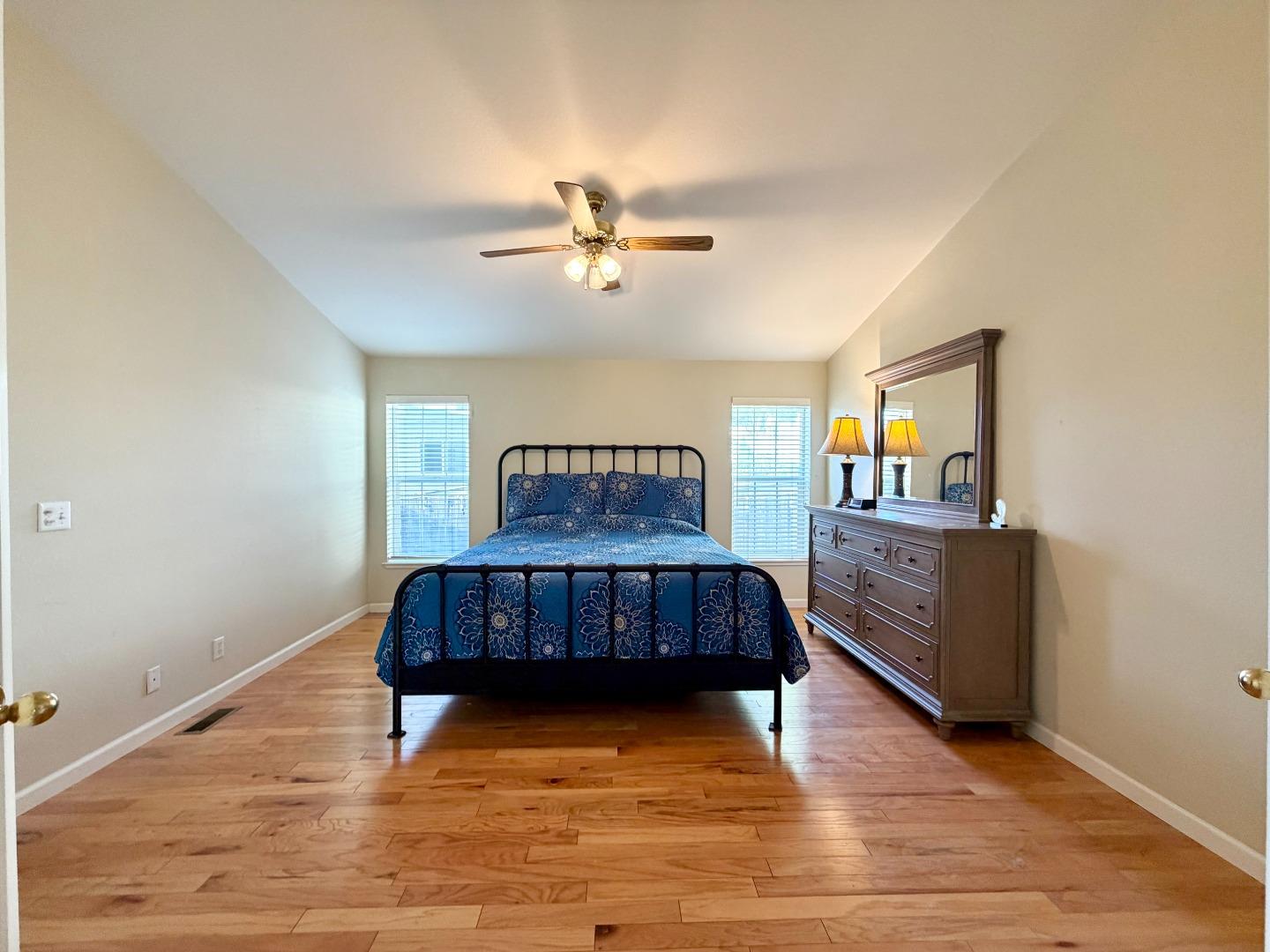 120 Dixon Landing Road, Unit 147 Milpitas, CA 95035 - Photo 15 of 21 a living room with furniture and a wooden floor