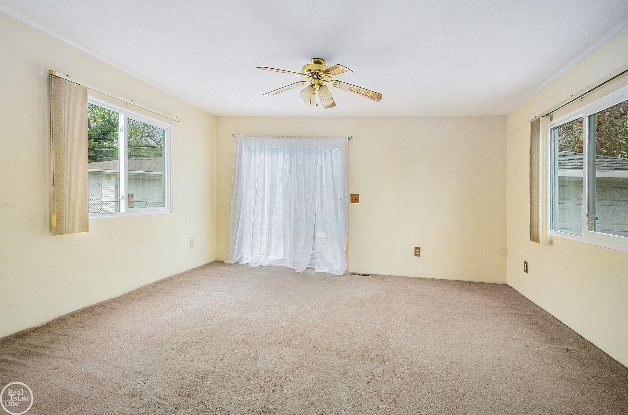 11909 Frazho Road Warren, MI 48089 - Photo 15 of 22 50173315-7a29c309-7c46-4a71-be8f-486934ee71fc.JPG