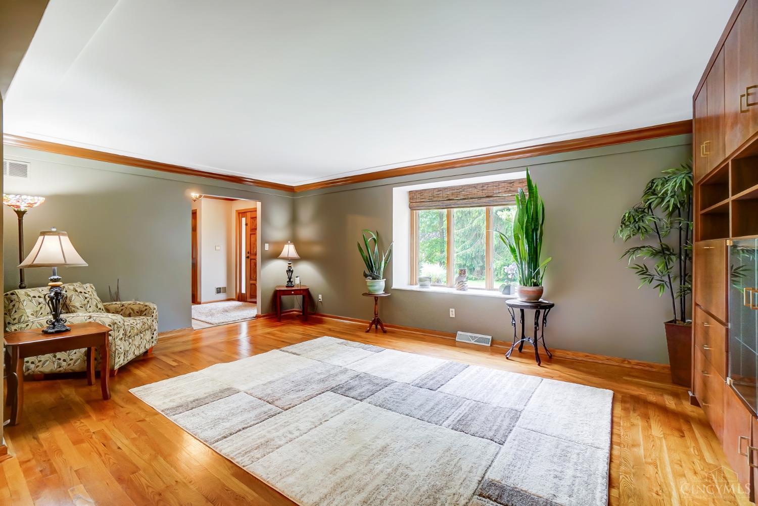 5548 Foley Road Cincinnati, OH 45238 - Photo 8 of 87 Gallery Image 8