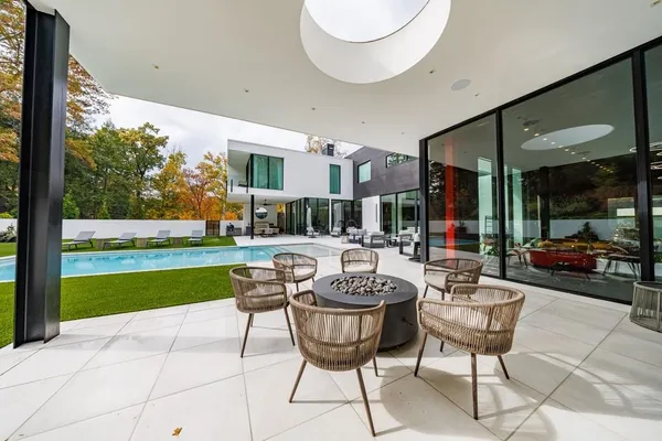 $11,000,000 | 380 West Wesley Road Northwest, Atlanta, GA 30305