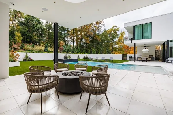 $11,000,000 | 380 West Wesley Road Northwest, Atlanta, GA 30305