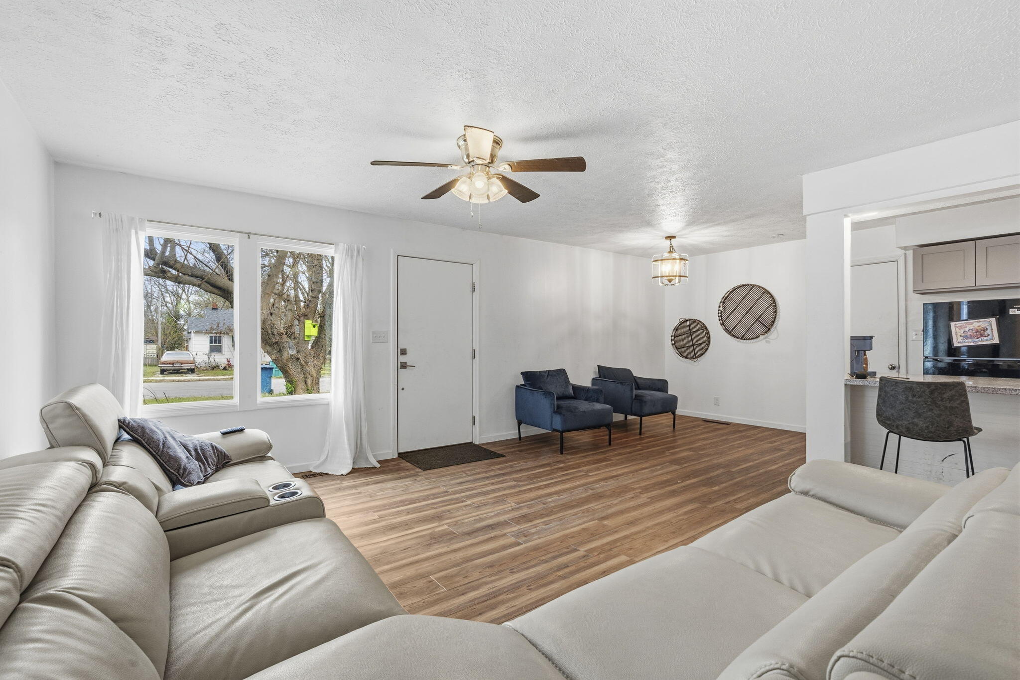 910 South Nettleton Avenue Springfield, MO 65806 - Photo 6 of 25 6-web-or-mls-DSC05630